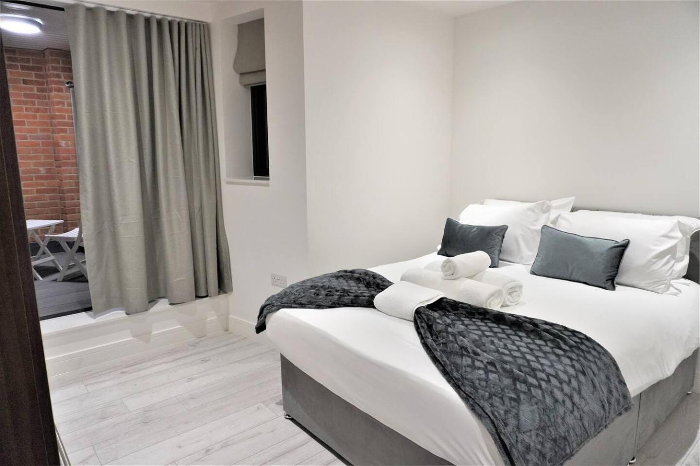 Queens Luxury Apartments Wembley Stadium - Лондон Экстерьер фото