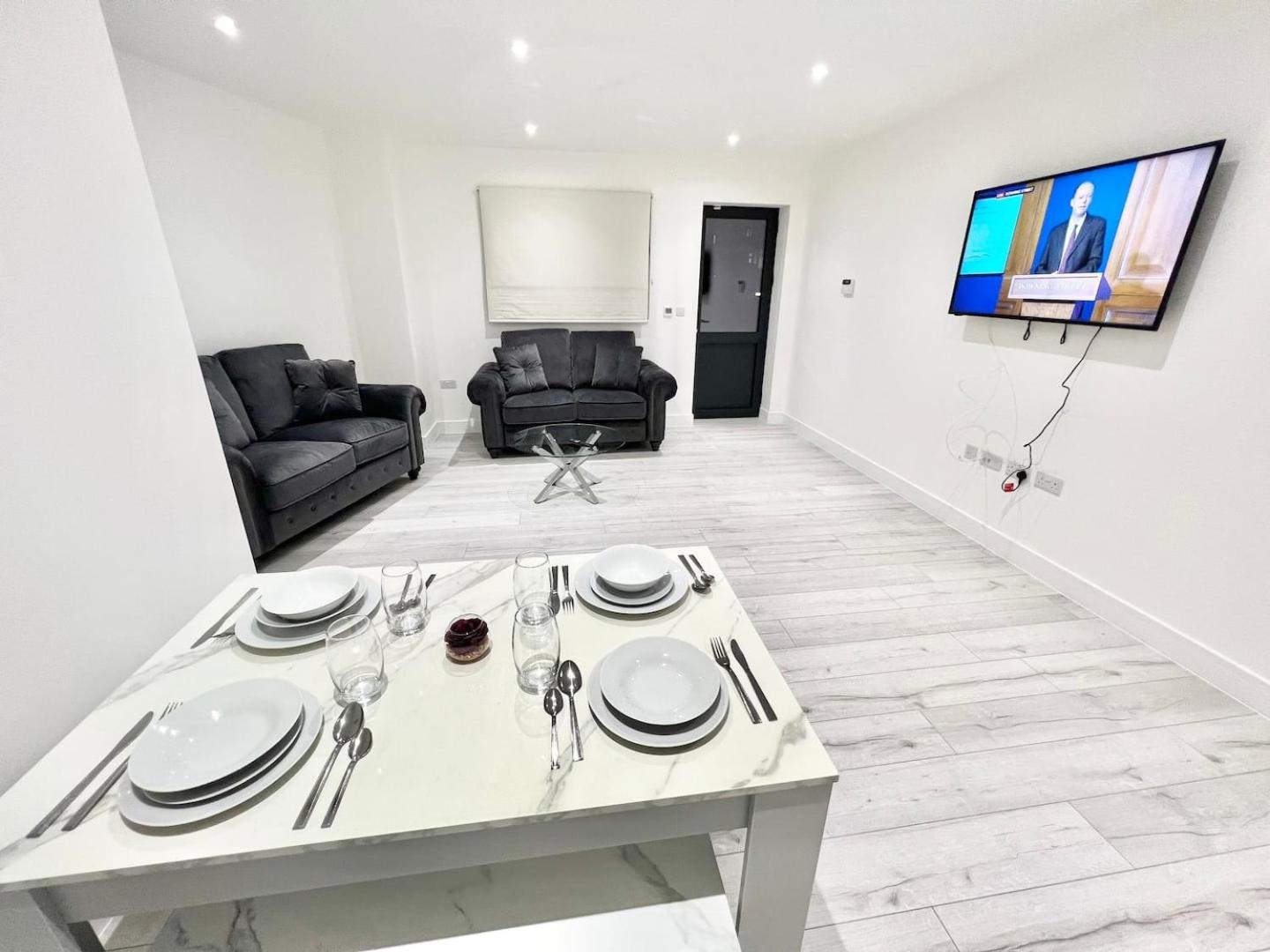 Queens Luxury Apartments Wembley Stadium - Лондон Экстерьер фото